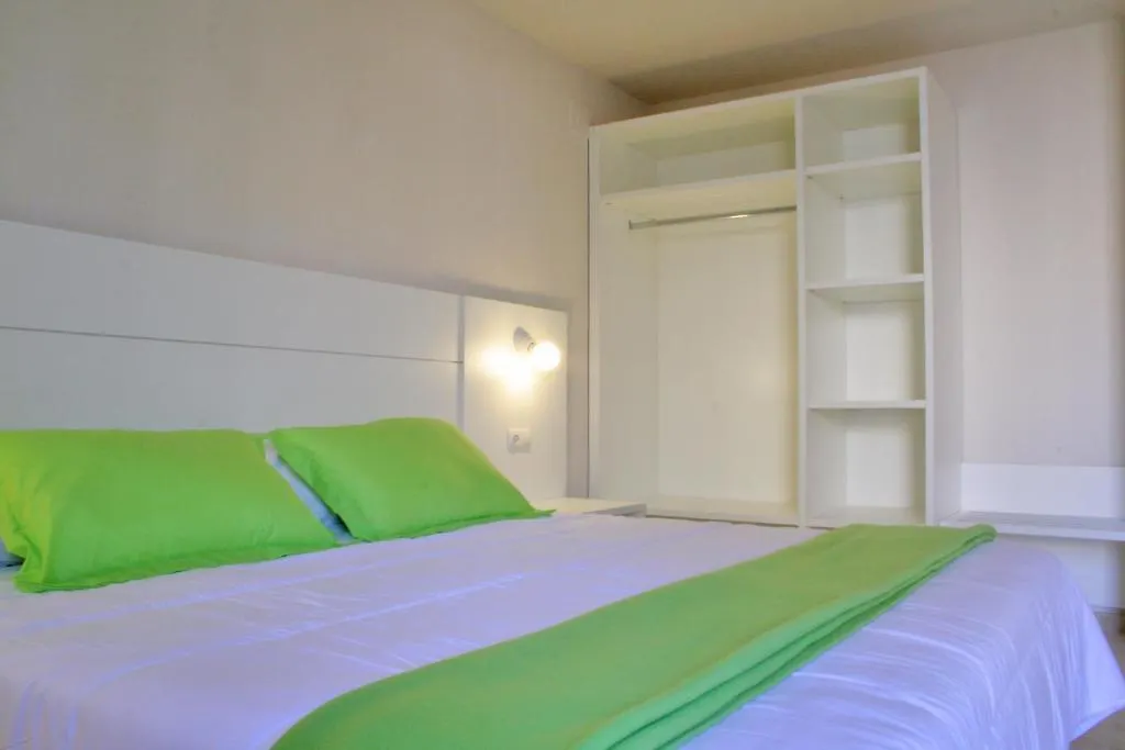 Aparthotel L' Escala Resort